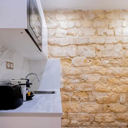 Apartamento Luxurious With Stylish Design And Comfort - 105