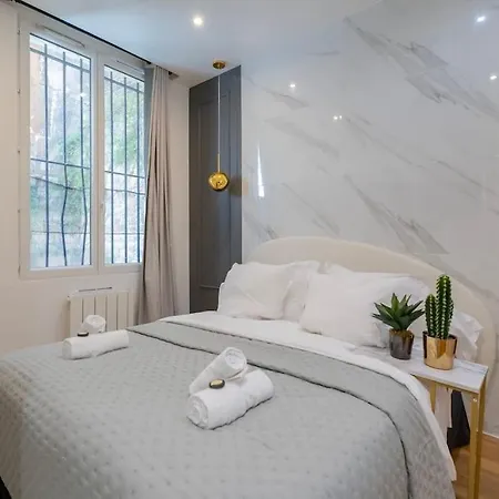 Luxurious With Stylish Design And Comfort - 105 Apartamento París